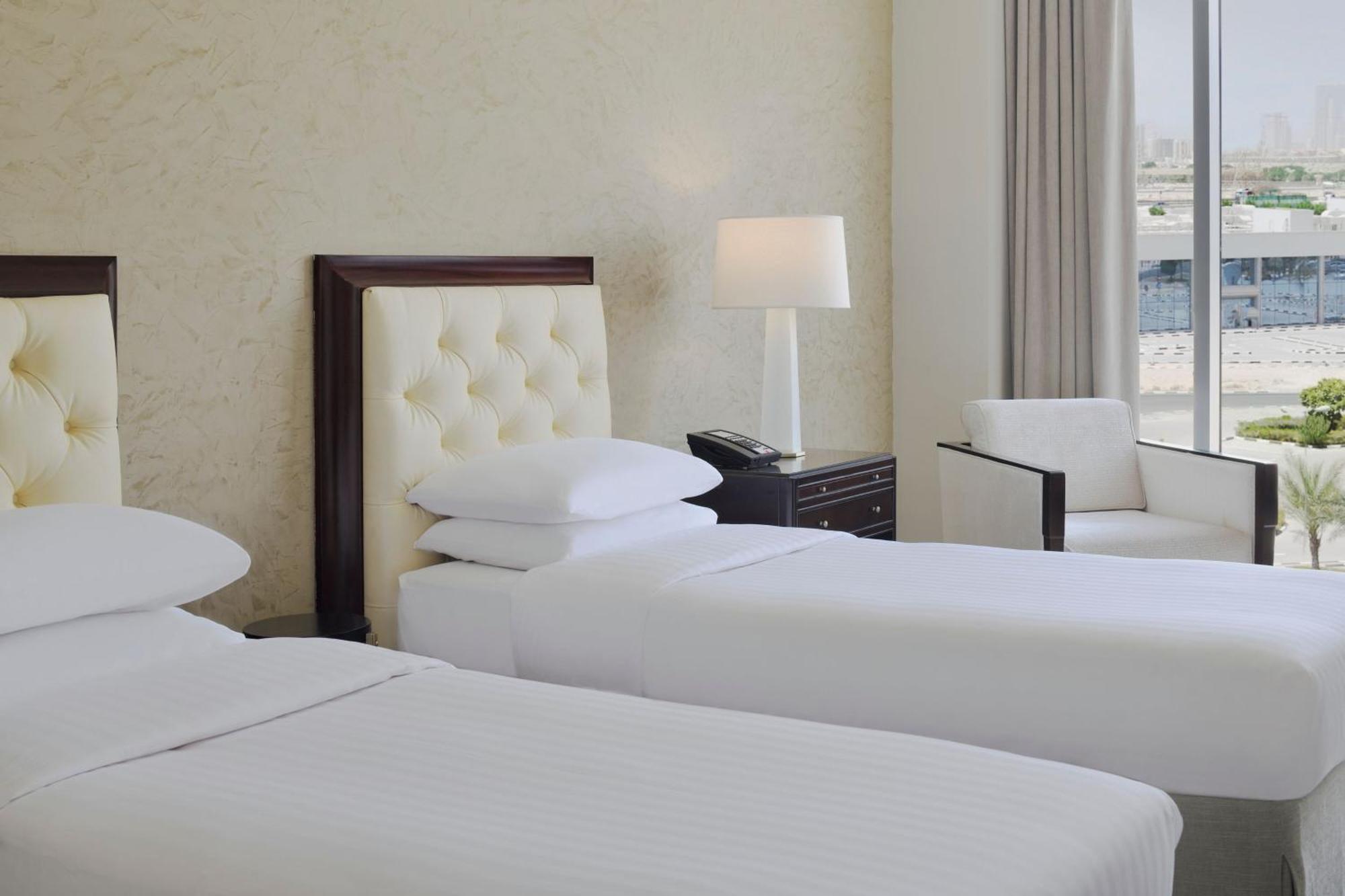 Delta Hotels By Marriott Dubai Investment Park Екстер'єр фото